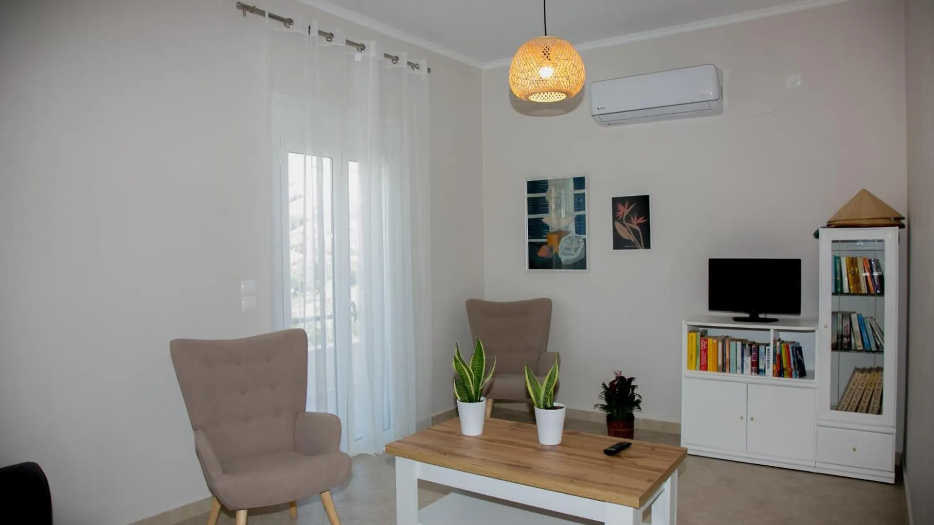 Little Village Lixouri Apartment