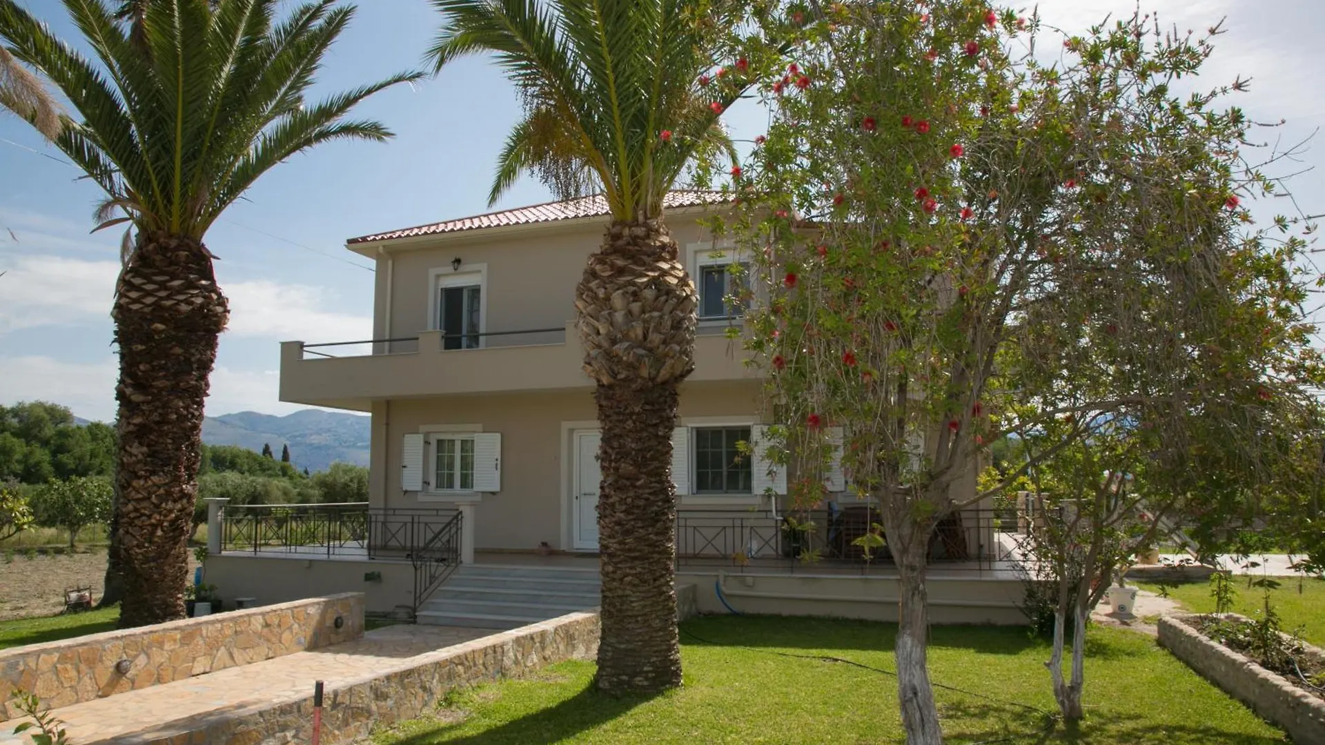 Little Village Lixouri Apartment